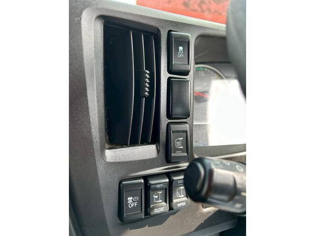 いすゞギガアルミウイング大型（10t）[写真22]