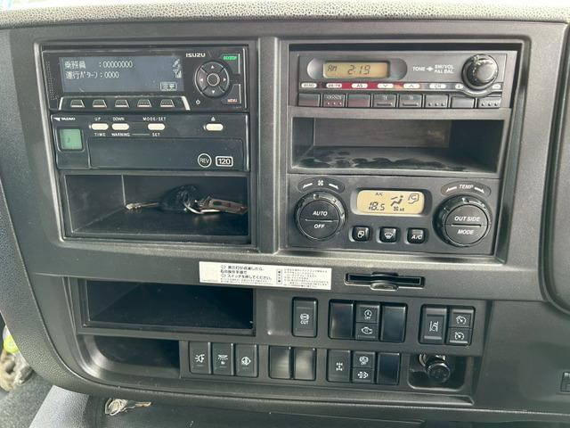 いすゞギガアルミウイング大型（10t）[写真24]