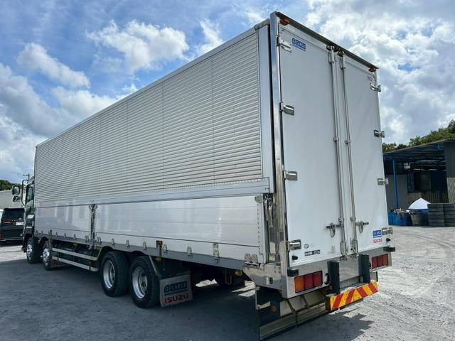 いすゞギガアルミウイング大型（10t）[写真04]