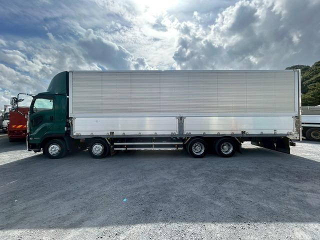 いすゞギガアルミウイング大型（10t）[写真06]