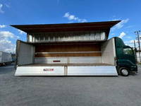 いすゞギガアルミウイング大型（10t）[写真10]