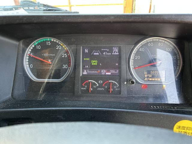 いすゞギガトレーラーヘッド（トラクターヘッド）大型（10t）[写真26]