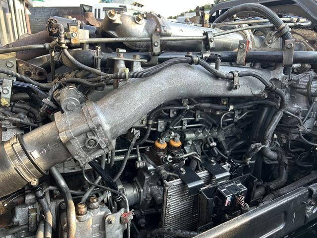 いすゞギガトレーラーヘッド（トラクターヘッド）大型（10t）[写真28]