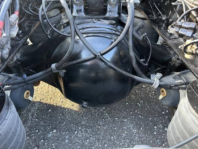 いすゞギガトレーラーヘッド（トラクターヘッド）大型（10t）[写真37]