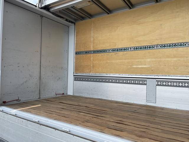 トヨタダイナアルミウイング小型（2t・3t）[写真14]