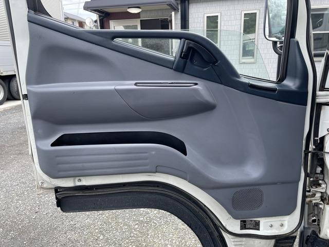 三菱ふそうキャンターダブルキャブ（Wキャブ）小型（2t・3t）[写真12]