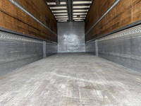 いすゞギガアルミウイング大型（10t）[写真13]