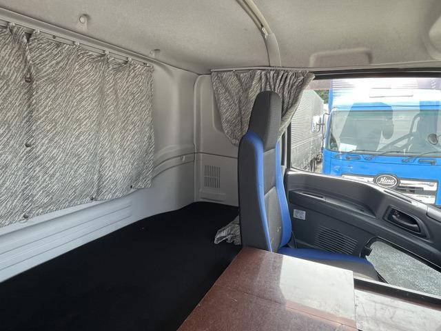 いすゞギガアルミウイング大型（10t）[写真16]