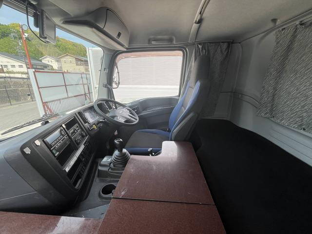 いすゞギガアルミウイング大型（10t）[写真17]