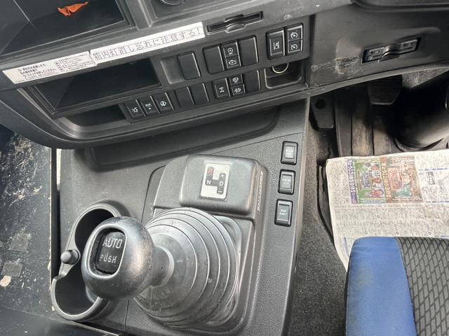 いすゞギガアルミウイング大型（10t）[写真19]