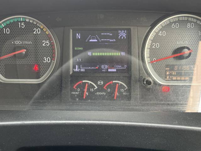 いすゞギガアルミウイング大型（10t）[写真22]