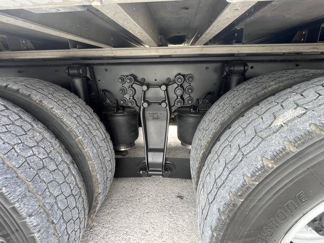 いすゞギガアルミウイング大型（10t）[写真32]