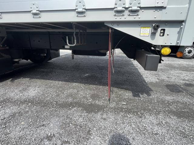 いすゞギガアルミウイング大型（10t）[写真33]