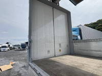 いすゞギガアルミウイング大型（10t）[写真09]