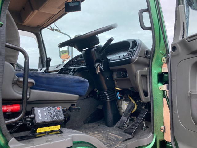 いすゞギガセルフローダー大型（10t）[写真32]