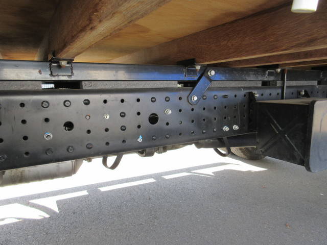 三菱ふそうキャンター平ボディ小型（2t・3t）[写真15]