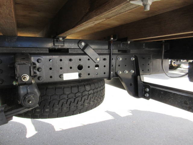 三菱ふそうキャンター平ボディ小型（2t・3t）[写真16]