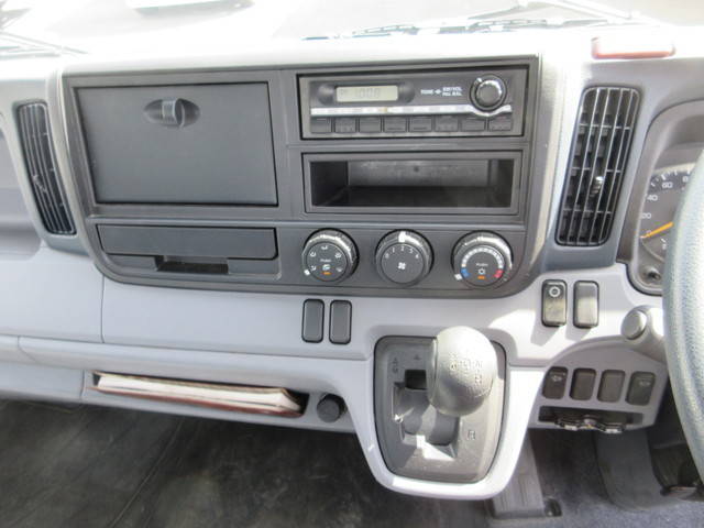 三菱ふそうキャンター平ボディ小型（2t・3t）[写真21]