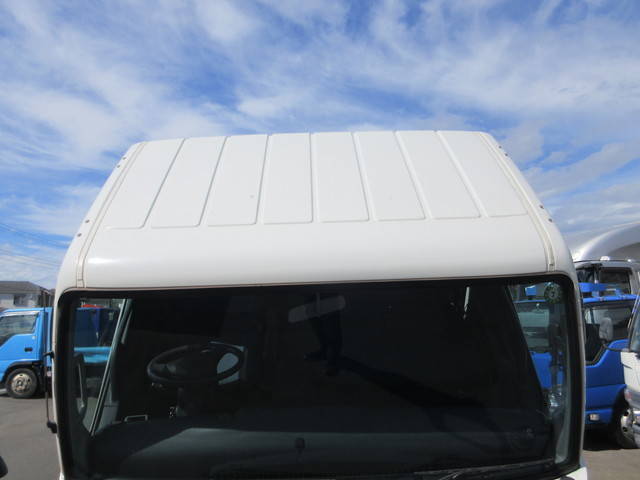 三菱ふそうキャンター平ボディ小型（2t・3t）[写真08]