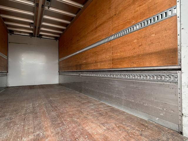 いすゞフォワードアルミウイング中型（4t）[写真11]