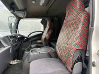 いすゞフォワードアルミウイング中型（4t）[写真17]