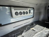 UDトラックスクオントレーラーヘッド（トラクターヘッド）大型（10t）[写真11]