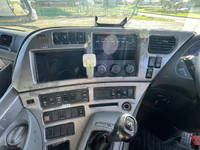 UDトラックスクオントレーラーヘッド（トラクターヘッド）大型（10t）[写真14]