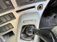 UDトラックスクオントレーラーヘッド（トラクターヘッド）大型（10t）[写真15]