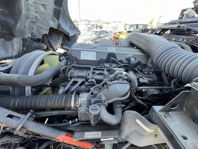 UDトラックスクオントレーラーヘッド（トラクターヘッド）大型（10t）[写真18]