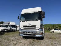 UDトラックス大型（10t）トレーラーヘッド（トラクターヘッド）