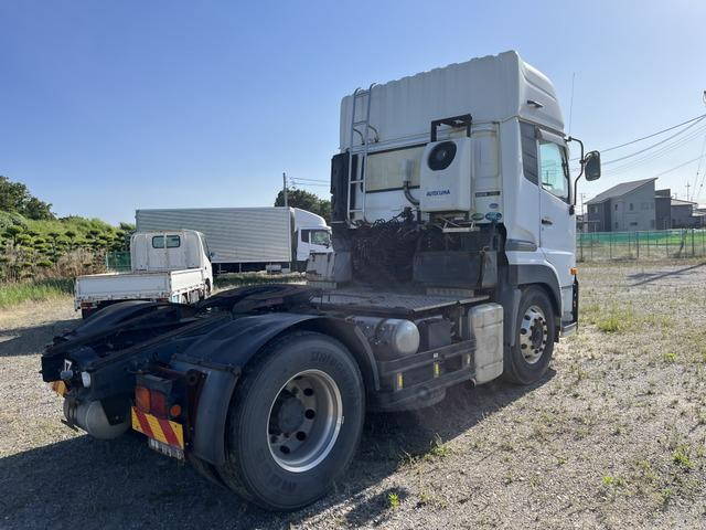 UDトラックスクオントレーラーヘッド（トラクターヘッド）大型（10t）[写真02]