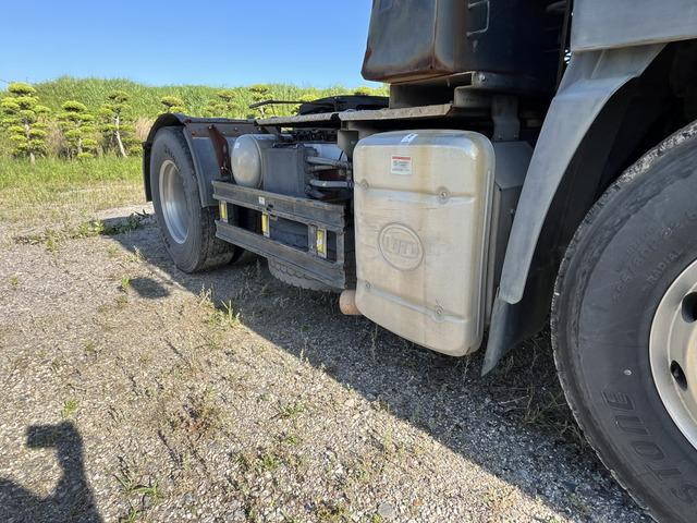 UDトラックスクオントレーラーヘッド（トラクターヘッド）大型（10t）[写真20]