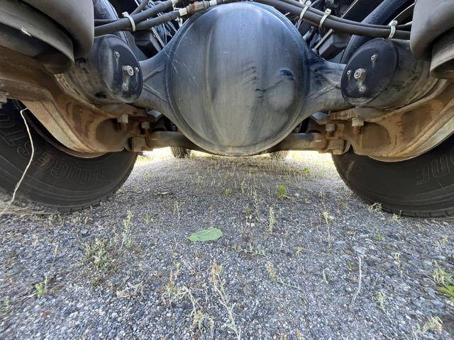 UDトラックスクオントレーラーヘッド（トラクターヘッド）大型（10t）[写真27]