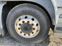 UDトラックスクオントレーラーヘッド（トラクターヘッド）大型（10t）[写真32]