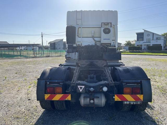 UDトラックスクオントレーラーヘッド（トラクターヘッド）大型（10t）[写真04]