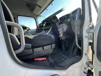 UDトラックスクオントレーラーヘッド（トラクターヘッド）大型（10t）[写真10]