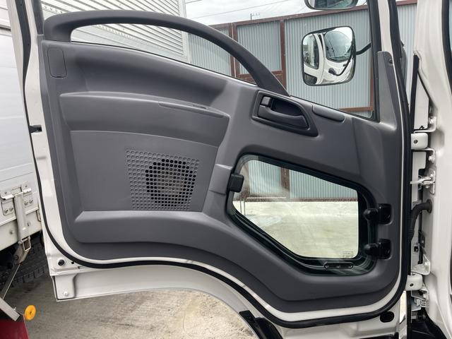 いすゞフォワードアルミウイング中型（4t）[写真17]