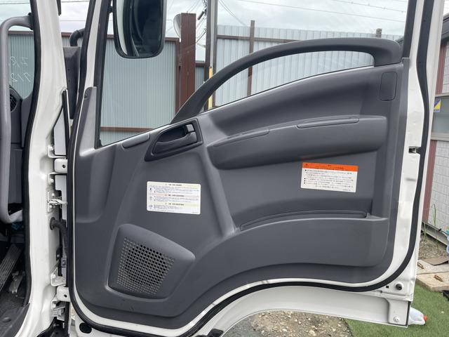 いすゞフォワードアルミウイング中型（4t）[写真18]