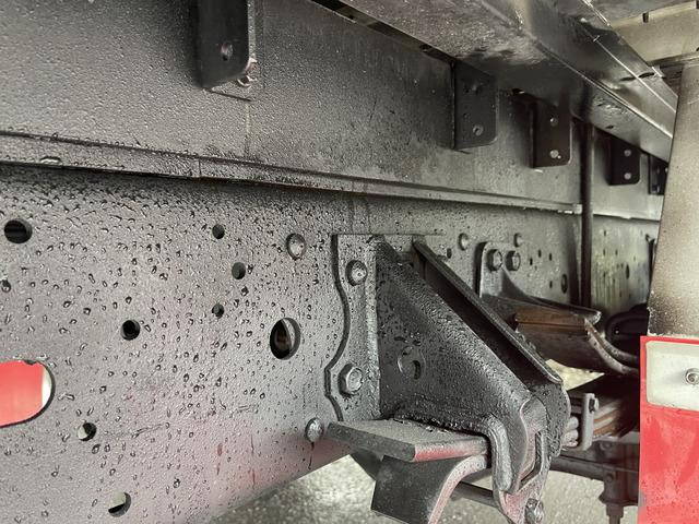 いすゞフォワードアルミウイング中型（4t）[写真30]