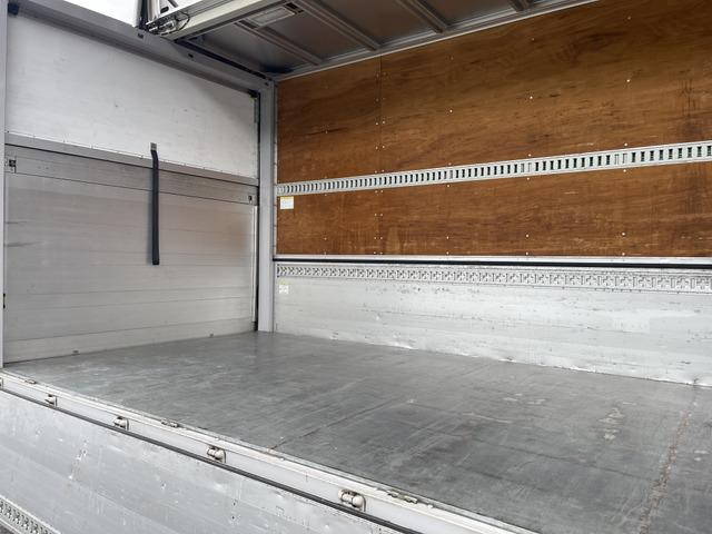 いすゞフォワードアルミウイング中型（4t）[写真08]