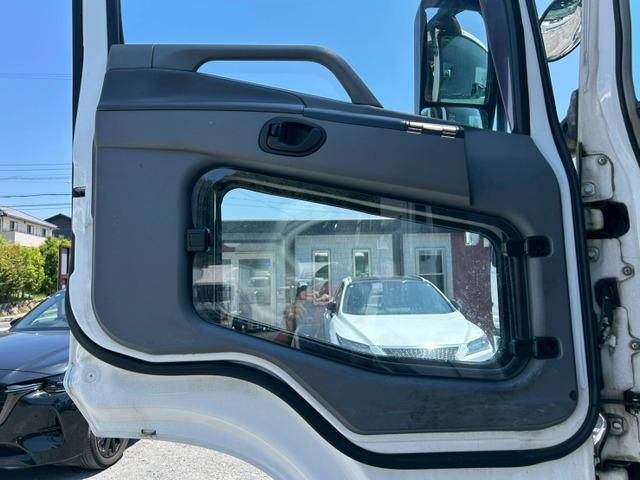 三菱ふそうスーパーグレートトレーラーヘッド（トラクターヘッド）大型（10t）[写真11]