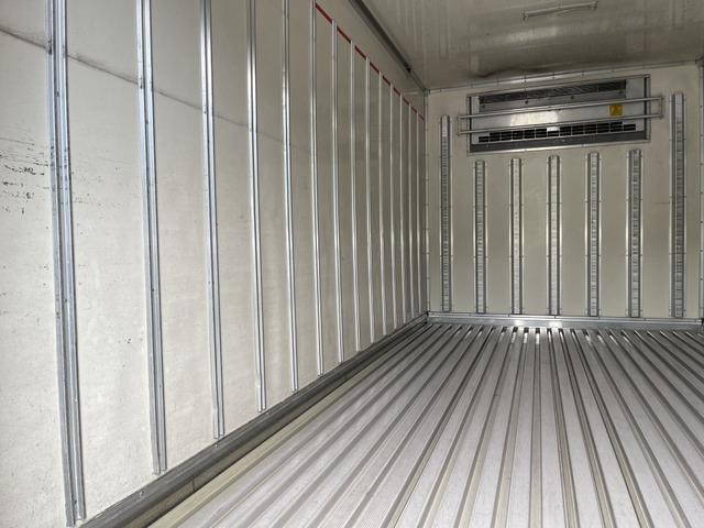 いすゞエルフ冷凍車（冷蔵車）小型（2t・3t）[写真11]