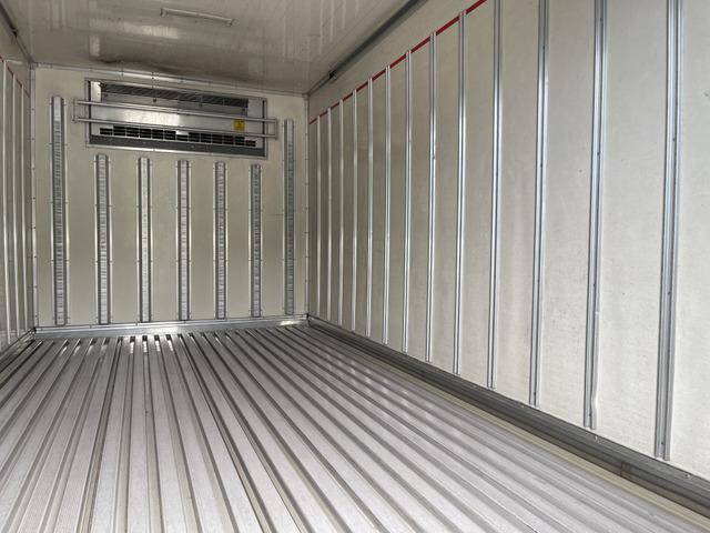 いすゞエルフ冷凍車（冷蔵車）小型（2t・3t）[写真12]