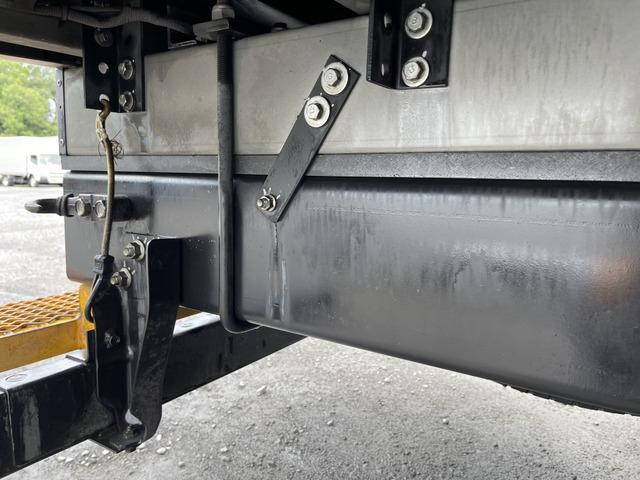 いすゞエルフ冷凍車（冷蔵車）小型（2t・3t）[写真36]