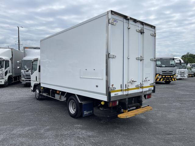 いすゞエルフ冷凍車（冷蔵車）小型（2t・3t）[写真04]