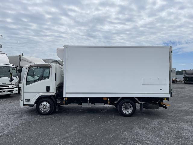 いすゞエルフ冷凍車（冷蔵車）小型（2t・3t）[写真07]