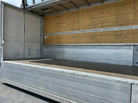 いすゞギガアルミウイング大型（10t）[写真15]