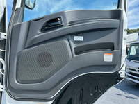 いすゞギガアルミウイング大型（10t）[写真18]