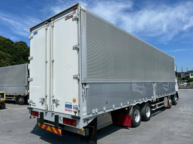 いすゞギガアルミウイング大型（10t）[写真02]