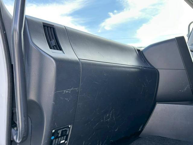 いすゞギガアルミウイング大型（10t）[写真20]